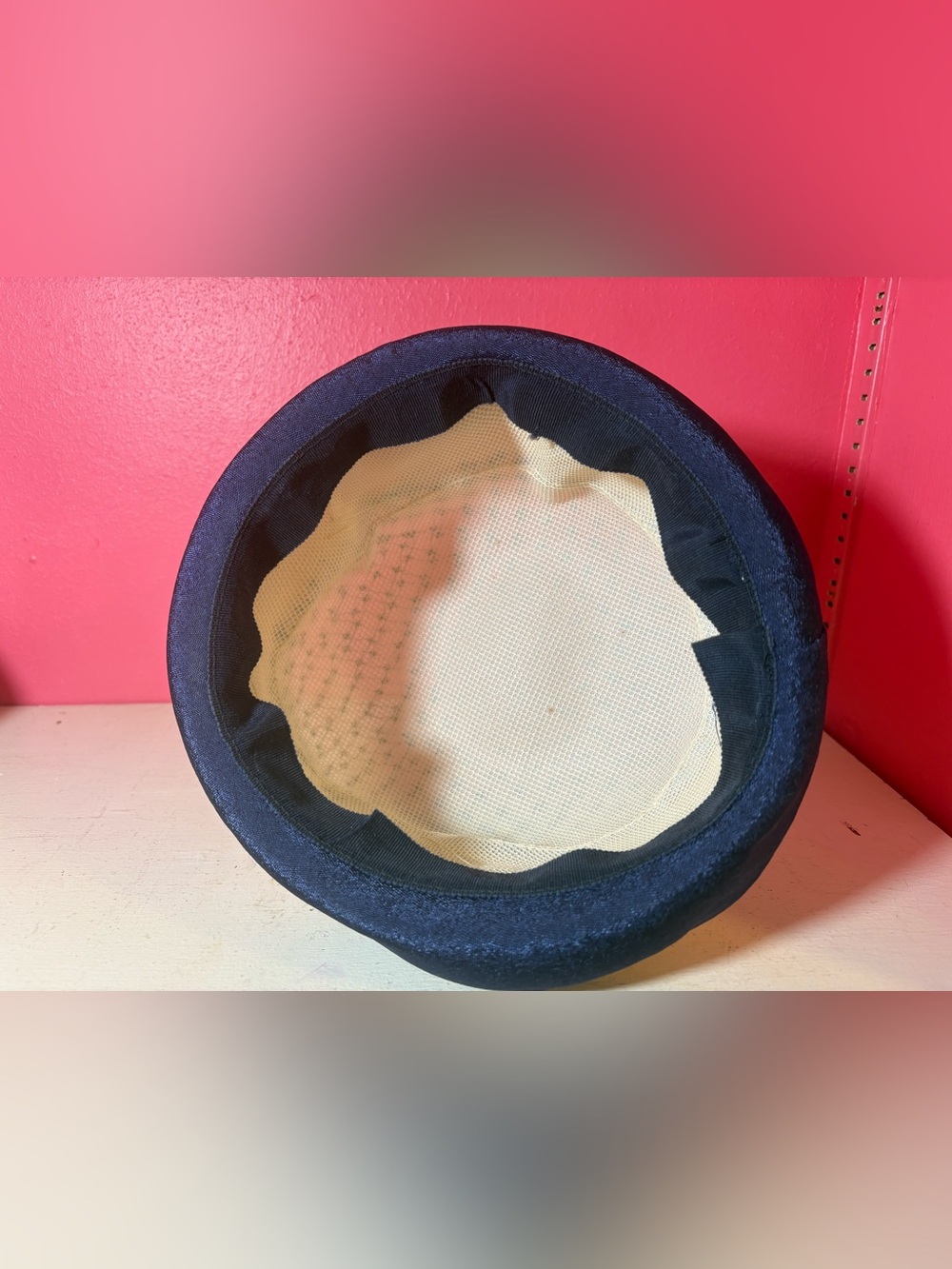 VINTAGE Woman's Ivory & Navy Veiled Hat with Bow Detailing RARE Retro 50s Classy - Picture 11 of 12